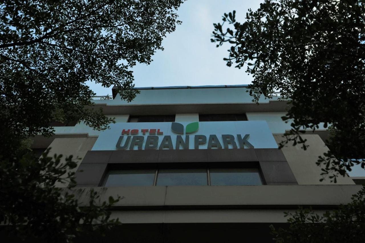ホテル Crystal Urban Park ブバネーシュワル エクステリア 写真